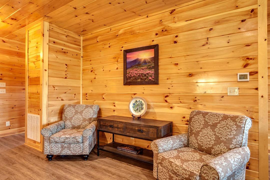 Gatlinburg Cabin With Private Hot Tub By Staycating Exterior foto