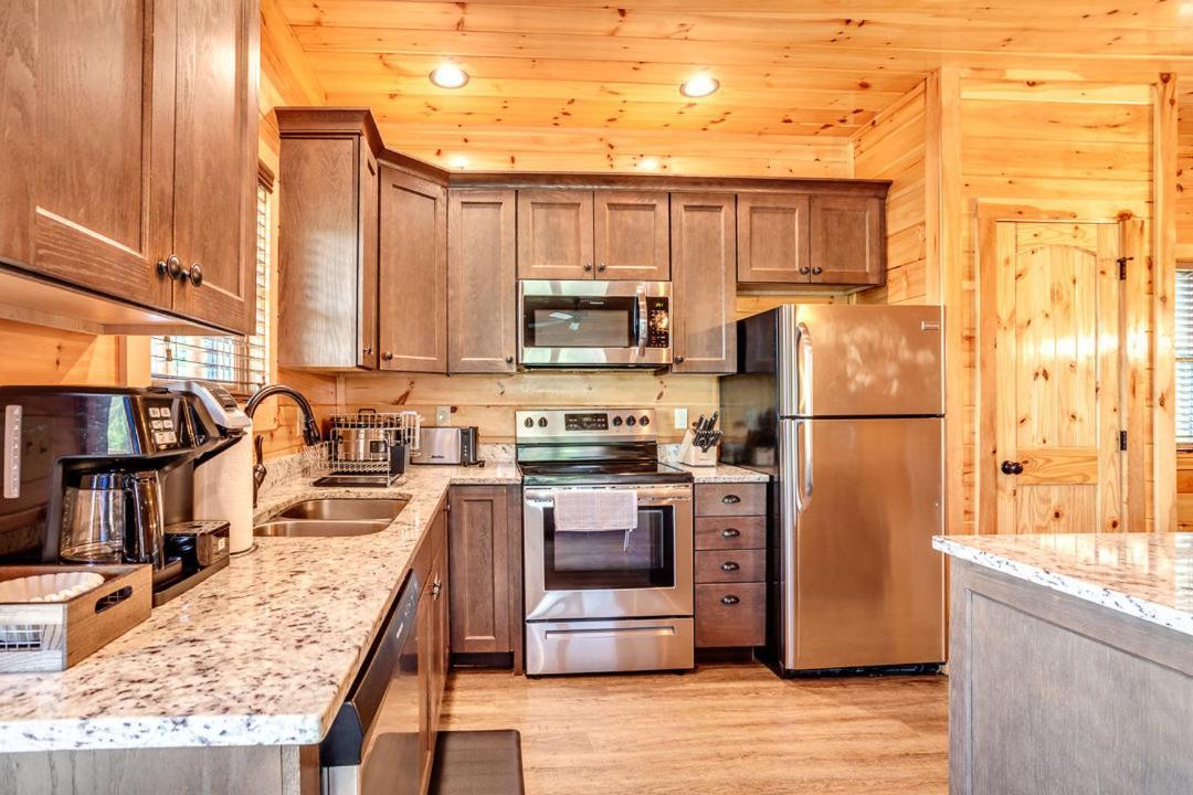 Gatlinburg Cabin With Private Hot Tub By Staycating Exterior foto