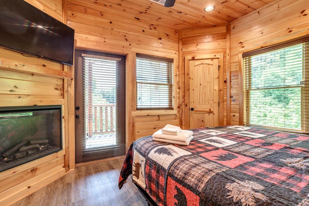 Gatlinburg Cabin With Private Hot Tub By Staycating Exterior foto